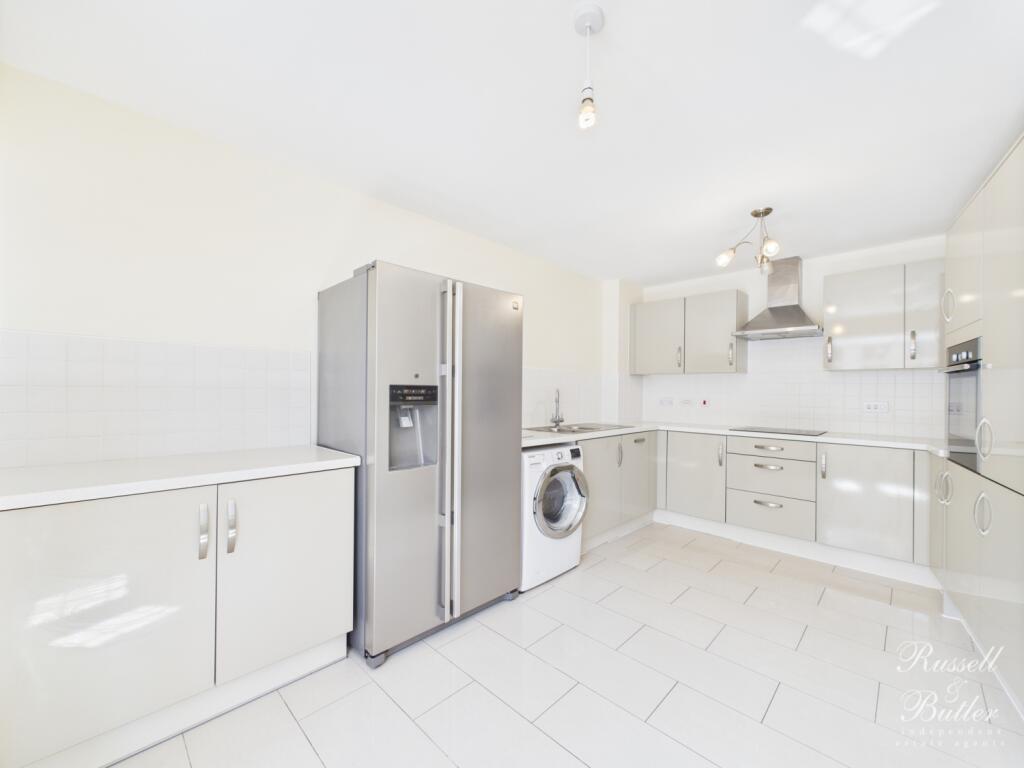 Needlepin Way, Buckingham, MK18 photo 2