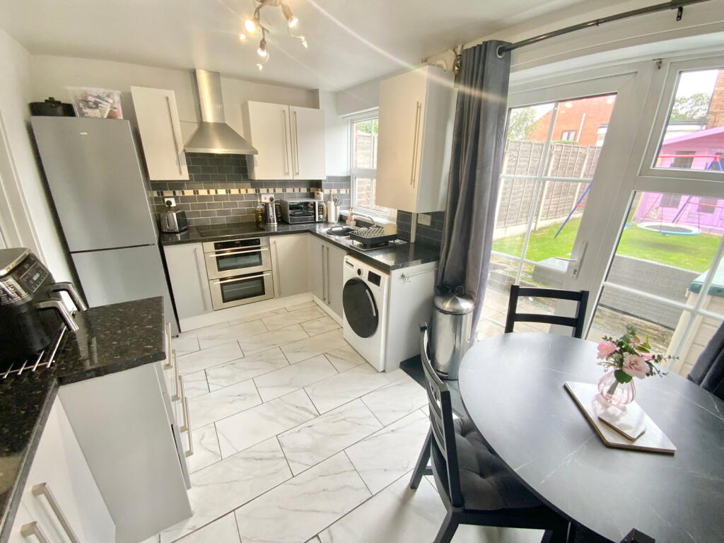 House in Dudley, West Midlands - View 2