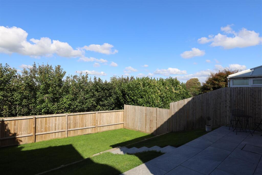 69 Church Meadow, Boverton, Llantwit Major, CF61 2AT photo 2