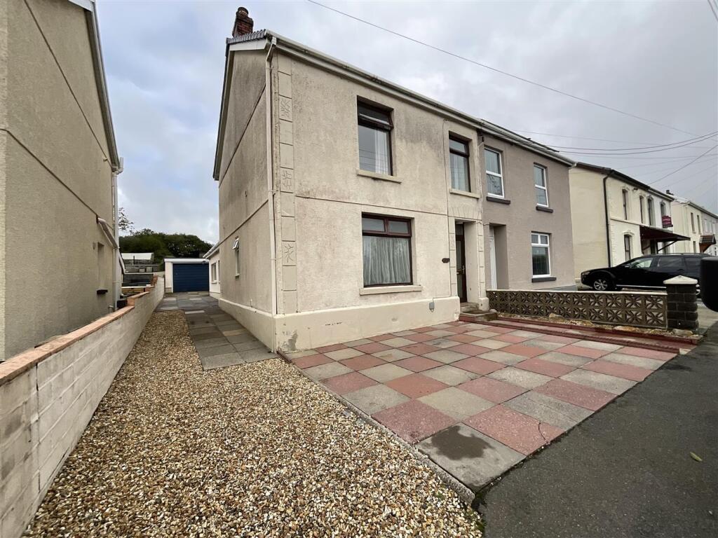 Main image of property: Heol Bryngwili, Cross Hands, Llanelli