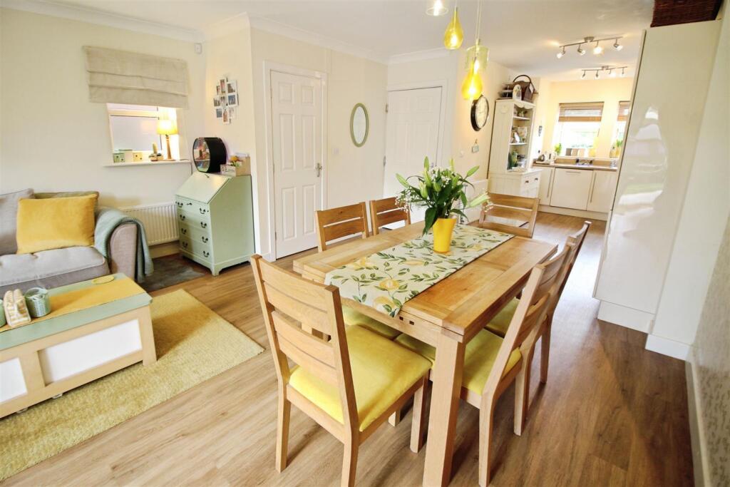 Barleyhill Road, Garforth, Leeds photo 4