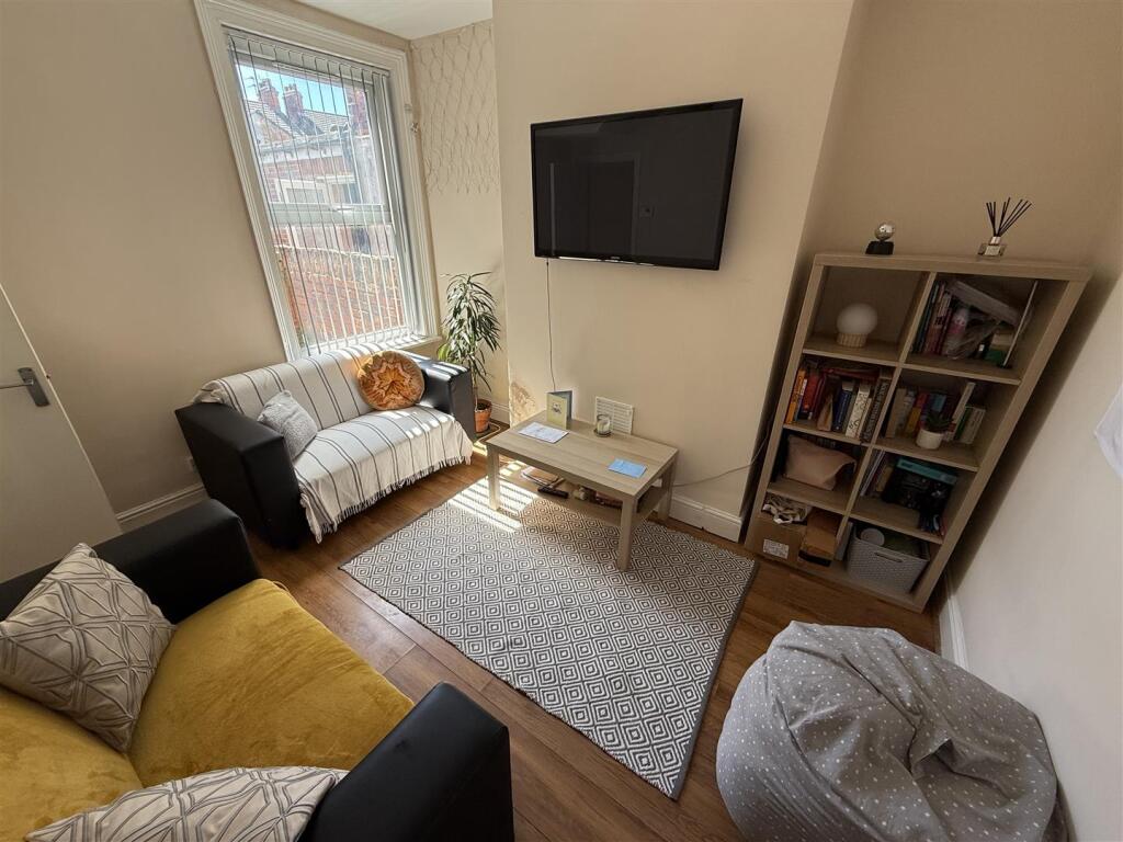 Main image of property: Melbourne Street, Hull