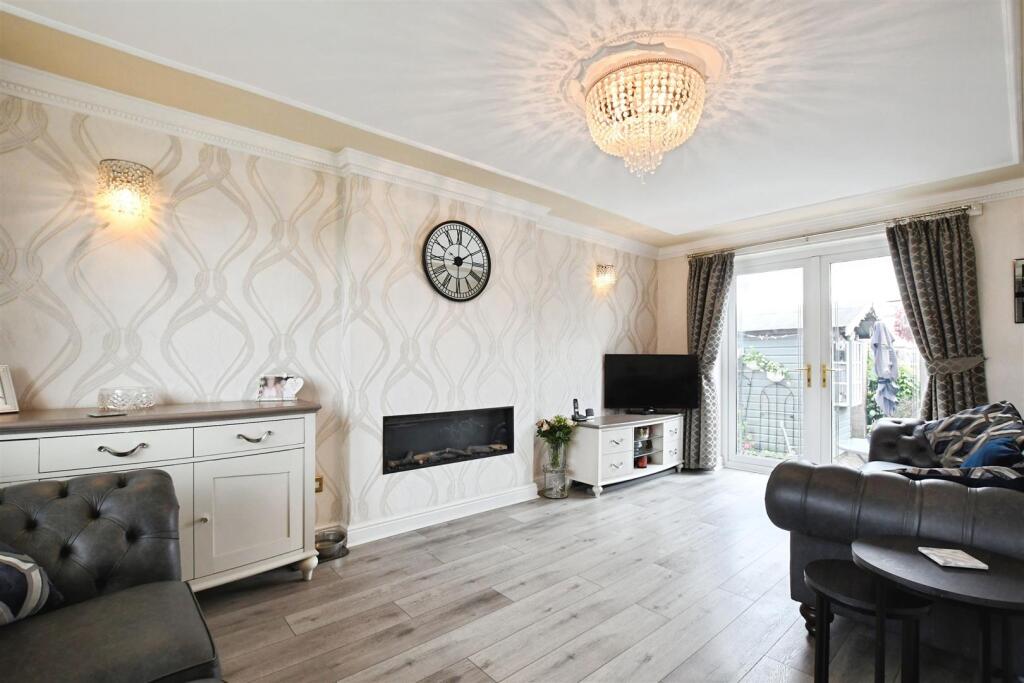 House in Hull - More