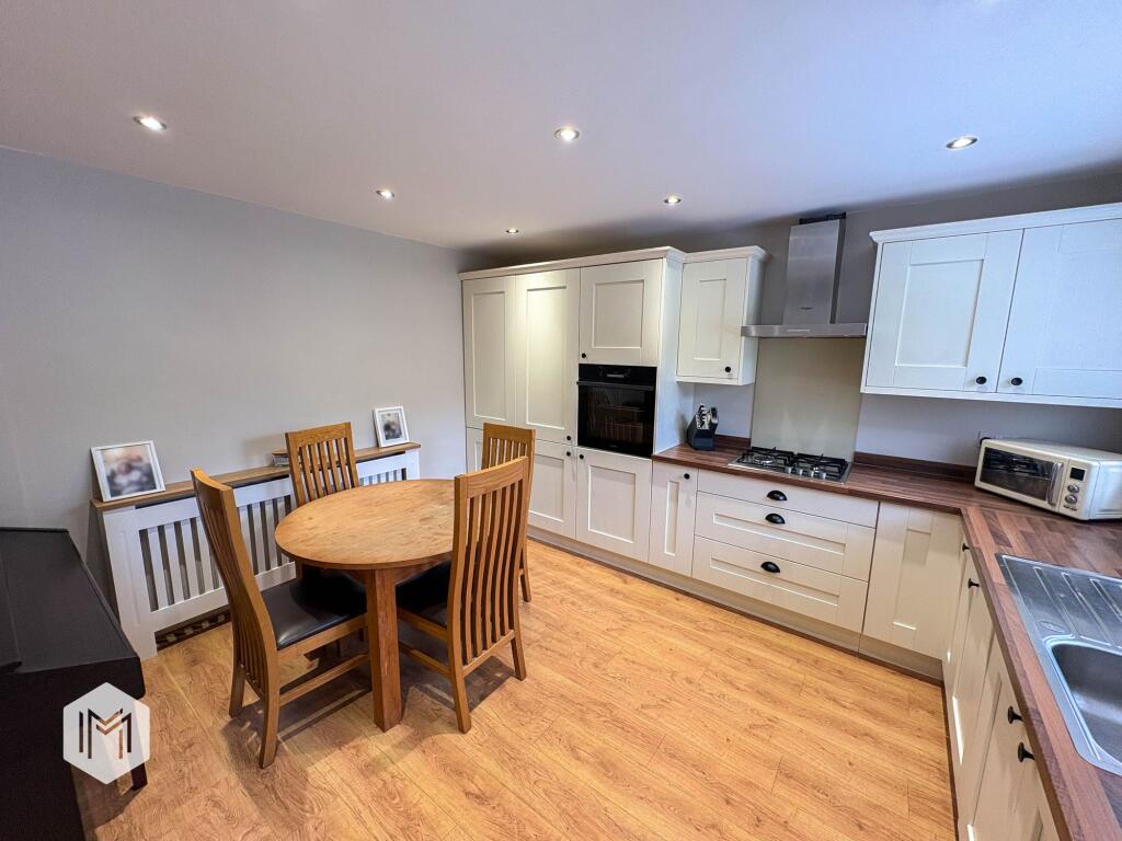 House in Warrington, Longbarn - More
