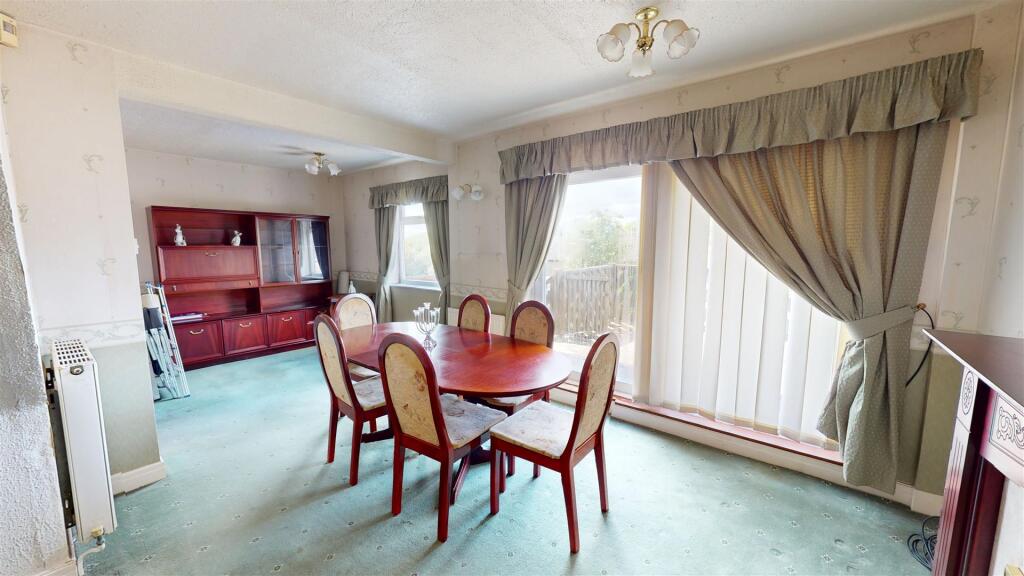 House in Calderdale, Top Shelf - View 3