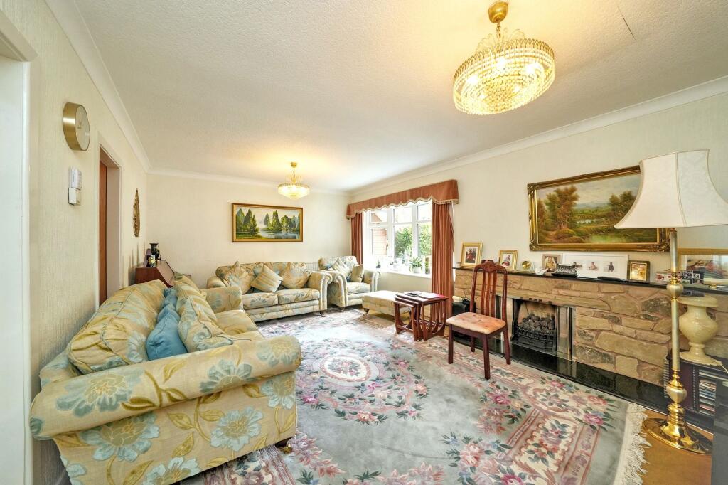 Mayswood Drive, Wightwick, WV6 photo 3