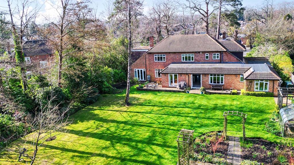 Main image of property: Vale Road, Ash Vale, Guildford, Surrey, GU12