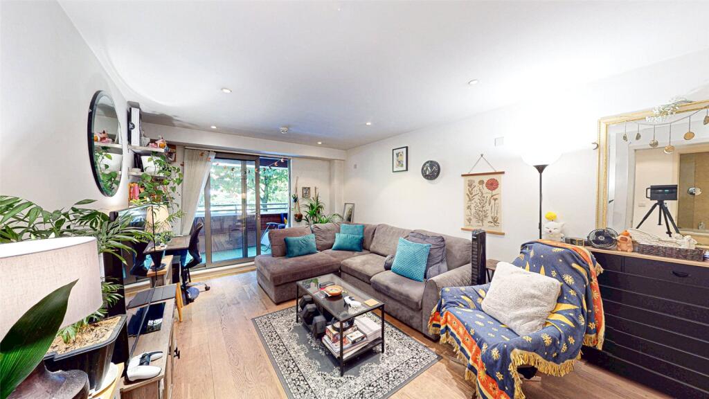 Main image of property: Castlegate, Manchester, M15