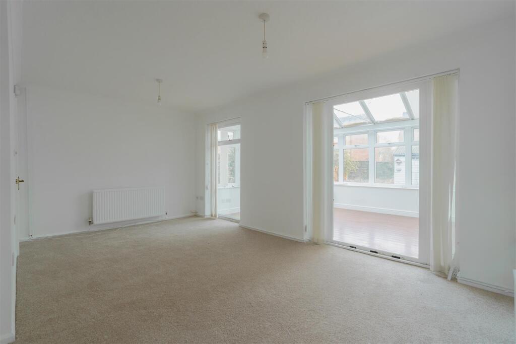 House in Gloucester - View 5