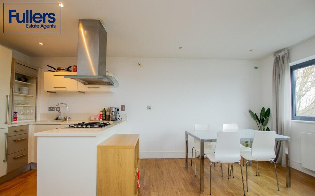 Apartment in London - More