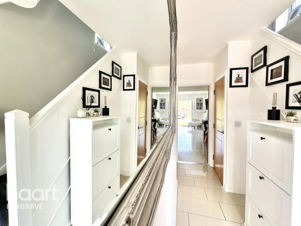 Black Swan Lane, Luton photo 3
