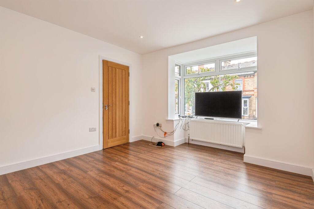 House in Taunton - View 5