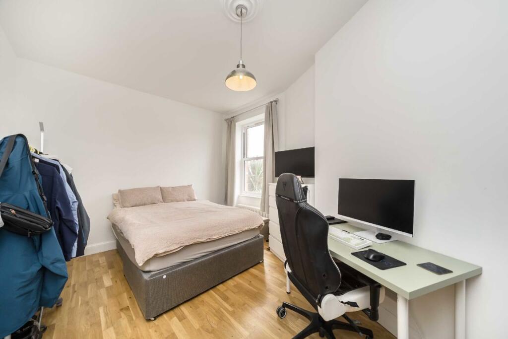 Apartment in London - View 5
