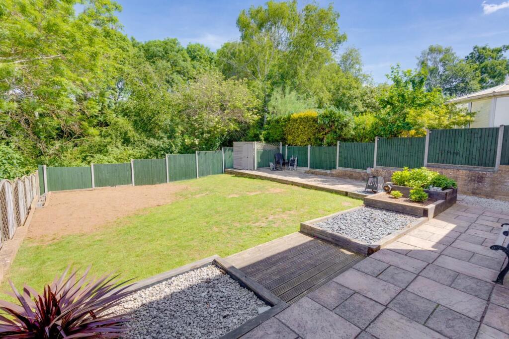 Buckingham Close, East Hunsbury photo 4