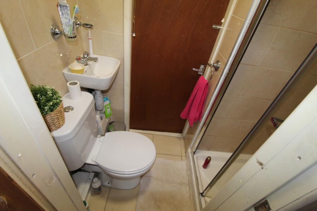6 bedroom terraced house for rent