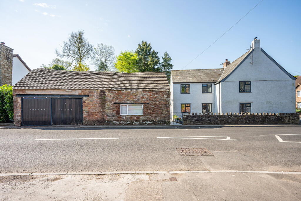 Clearwell, Coleford + Detached Stone Barn photo 2