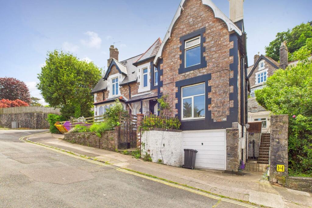 4-bed flat on Meadfoot Lane, Torquay, £300,000