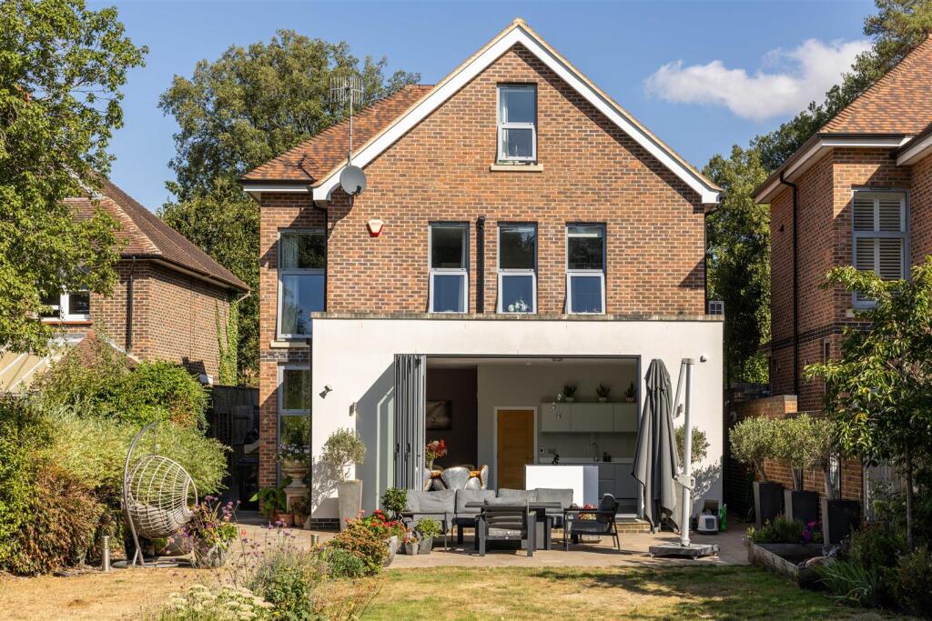 House in Reigate and Banstead, Reffles Bridge, Meadvale - View 4