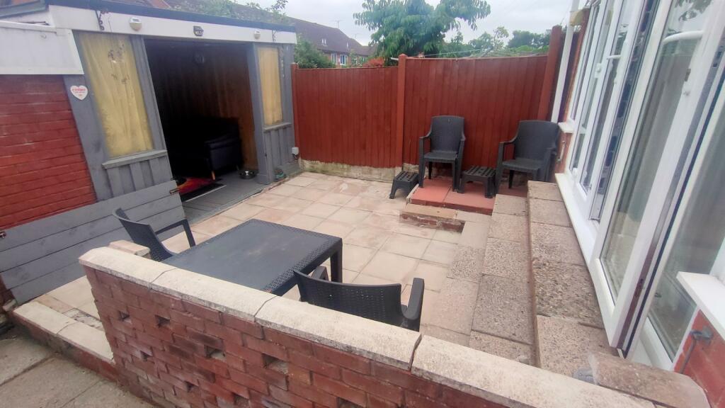 Highmore Court, Wrexham, LL13 photo 5