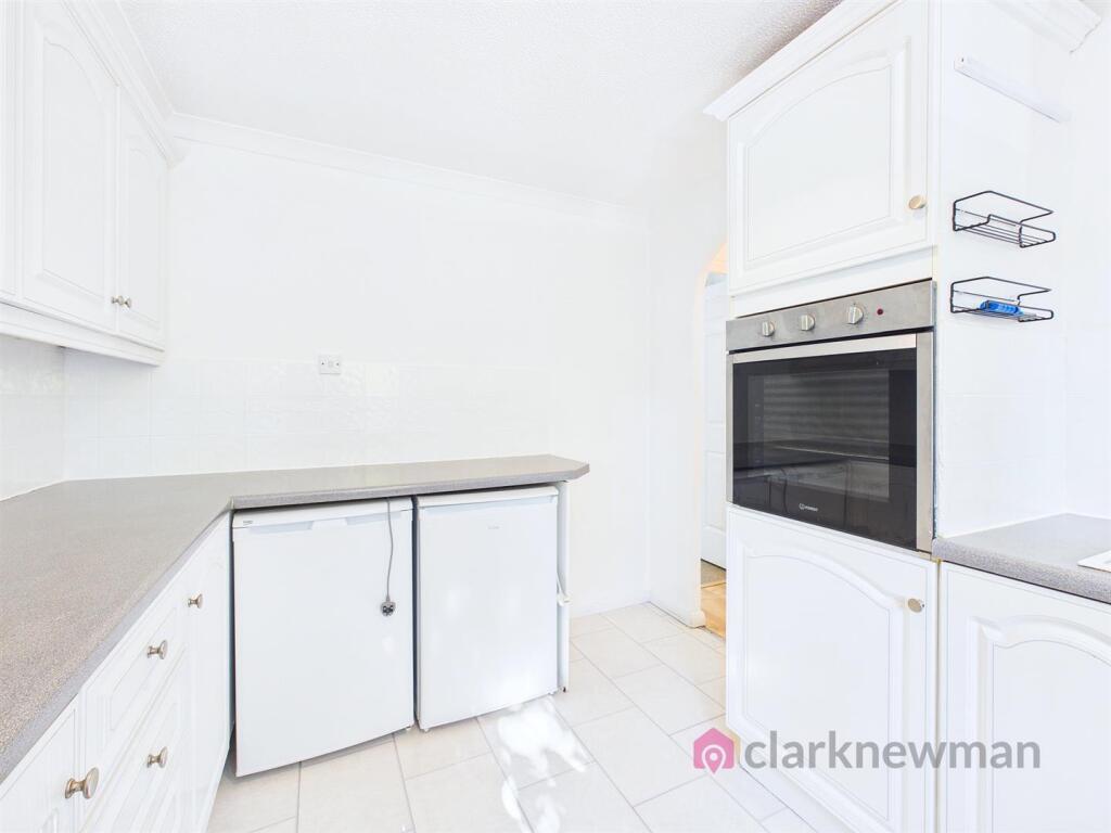 Apartment in Chelmsford - View 3