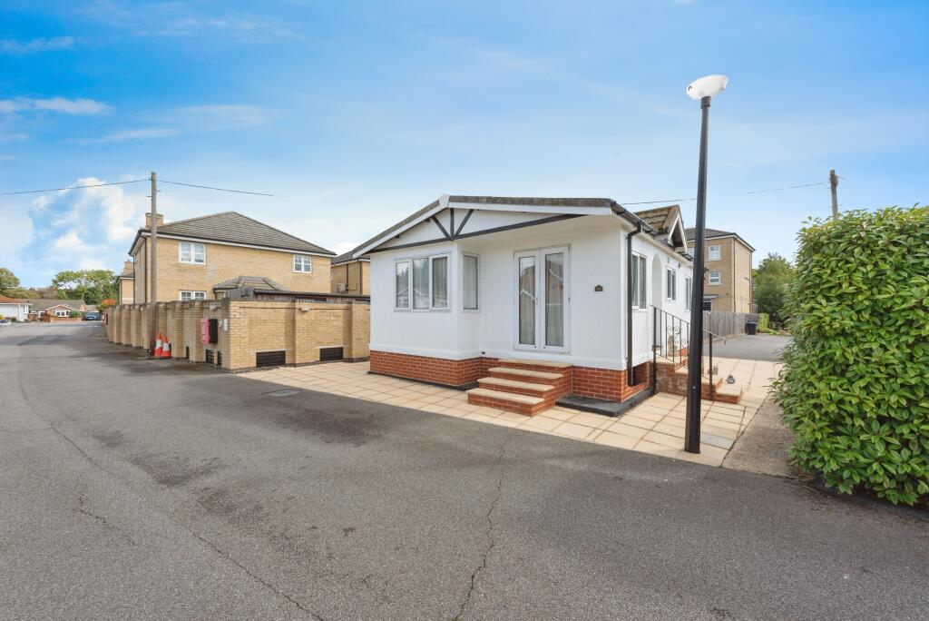 2-bed caravan on Mead Lane, Chertsey, KT16, £225,000