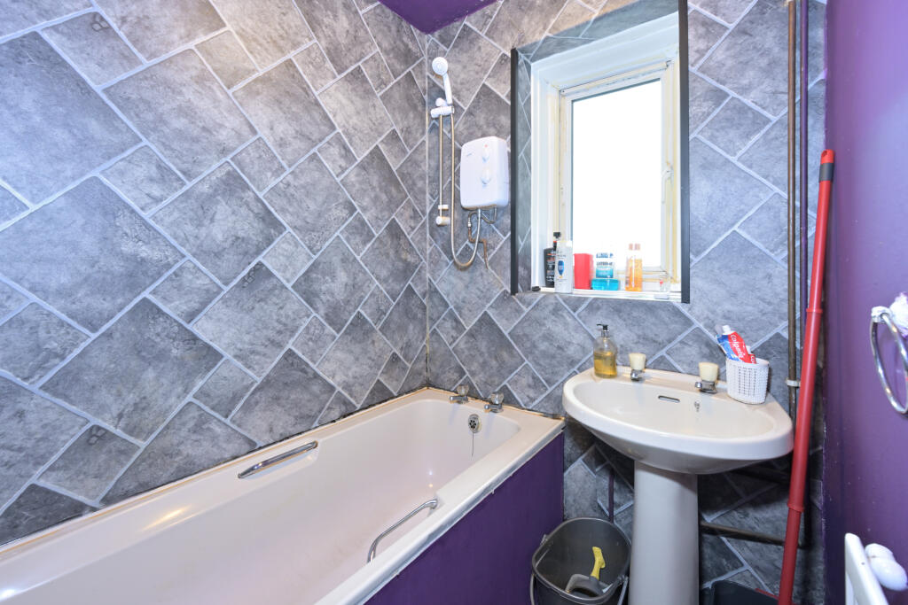 Apartment in Preston - More