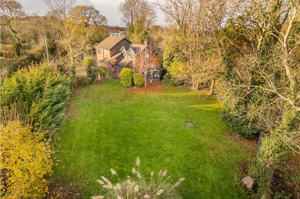 Moor Lane, Hawarden, CH5 photo 2