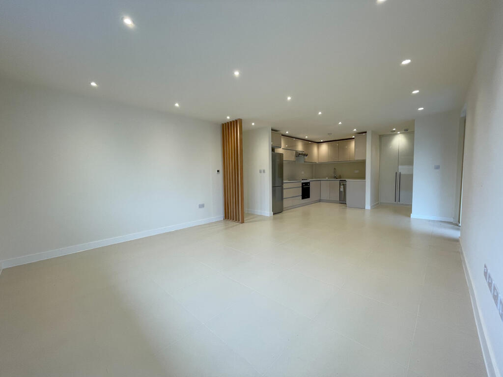 Apartment in West Suffolk, Studlands Park, Newmarket - More