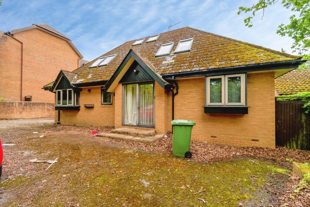 Main image of property: Hursley Road, Eastleigh, Hampshire, SO53