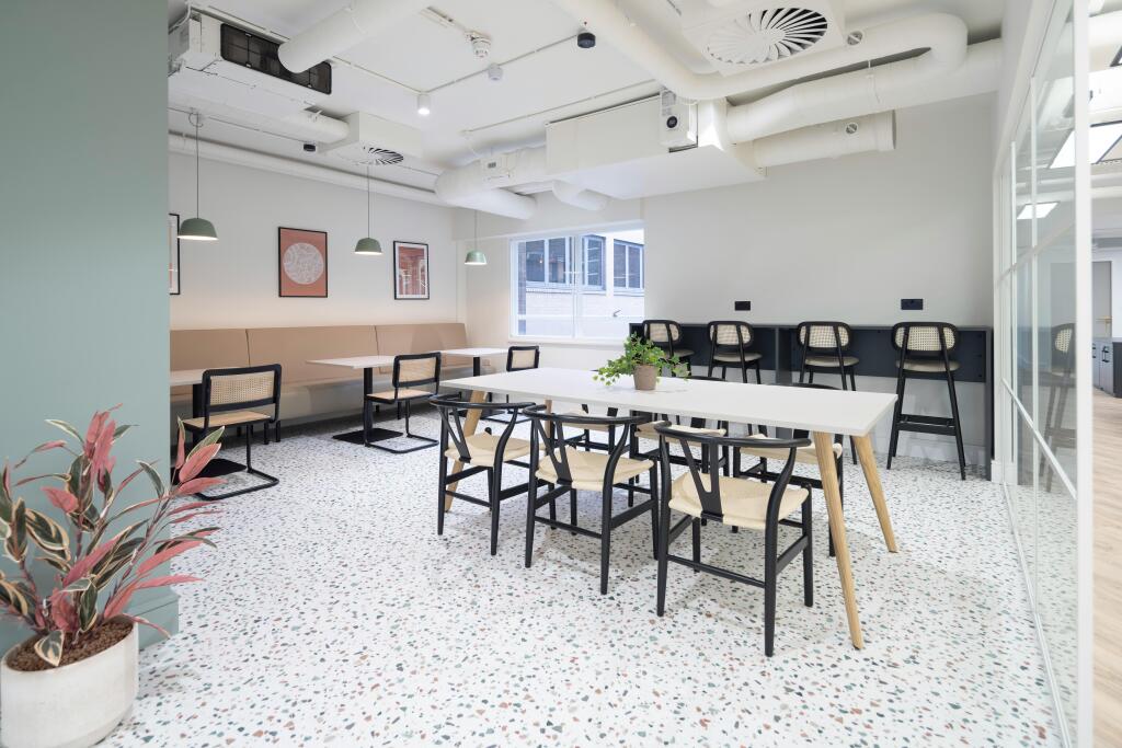 Kitchen & Breakout