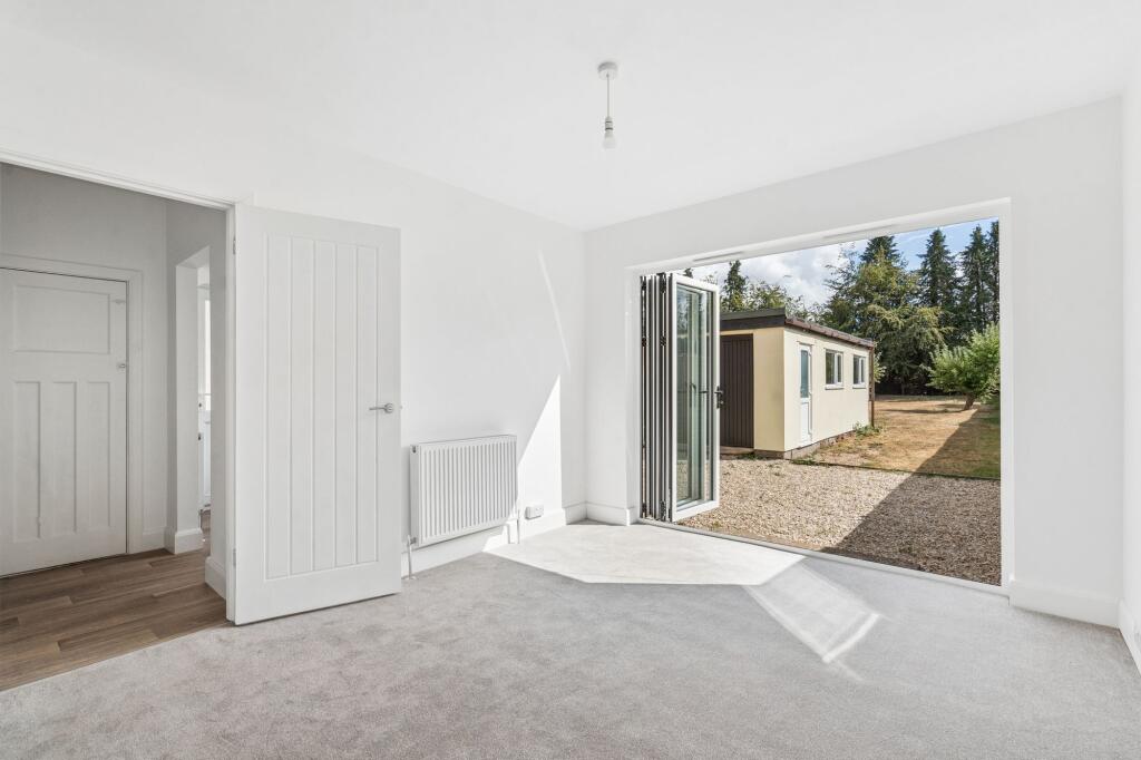 House in Hemel Hempstead, High Wycombe Community Board - View 5