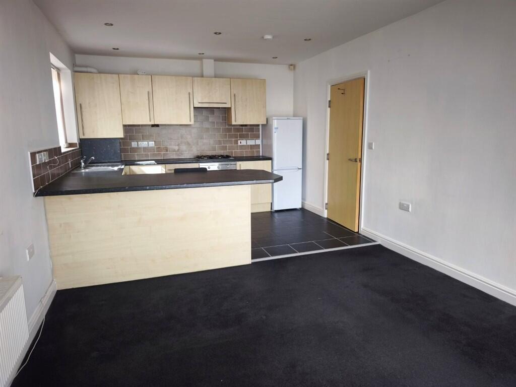 Apartment in Wirral, Liverpool City Region - More