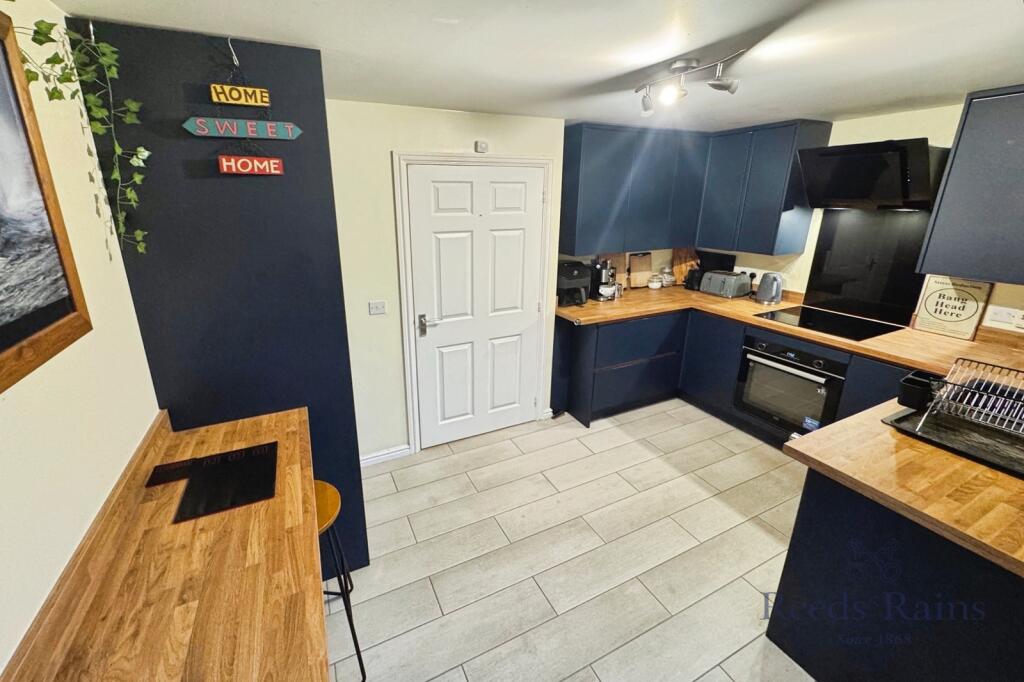 Blackthorn Close, Selby, North Yorkshire, YO8 photo 2