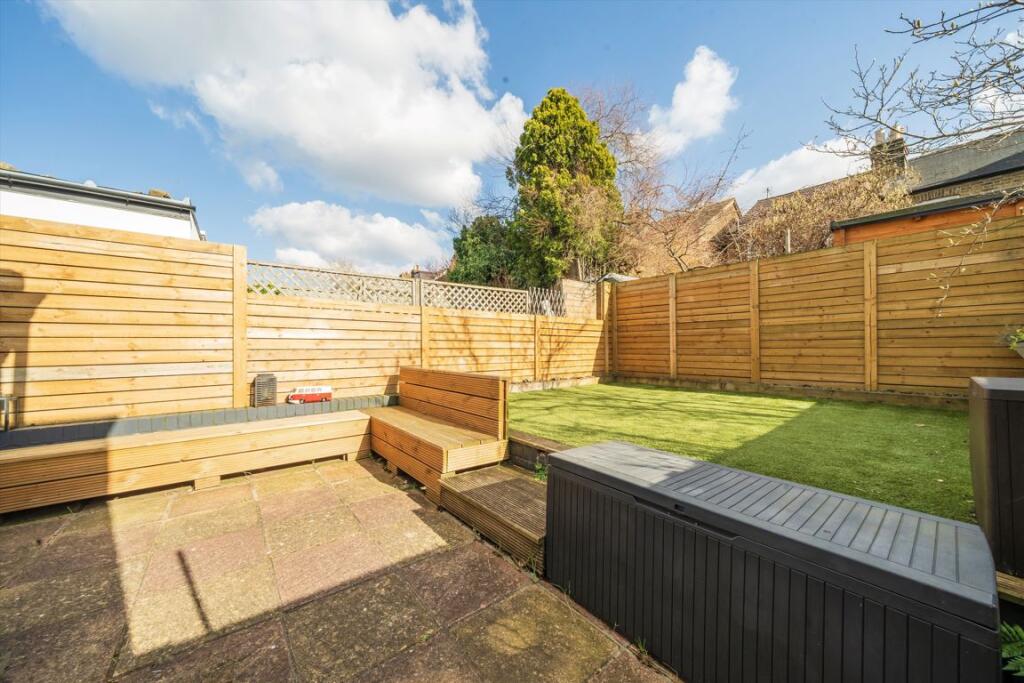 House in London, Hanwell - More
