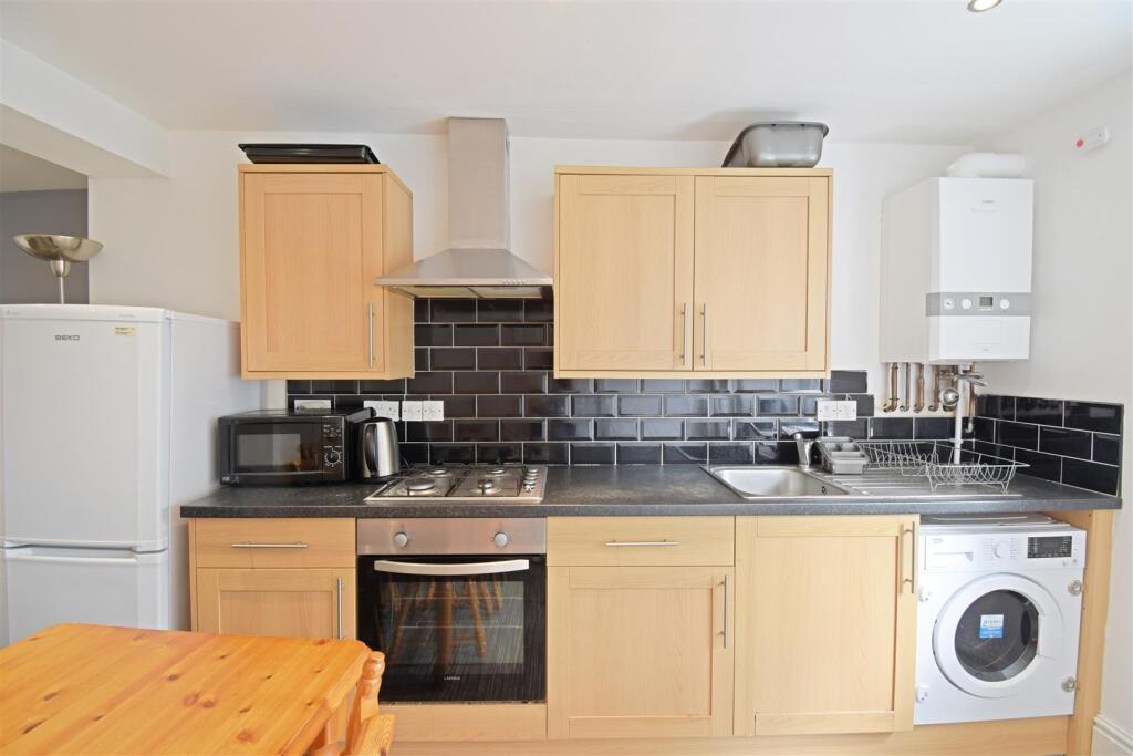 Apartment in Sheffield - View 4