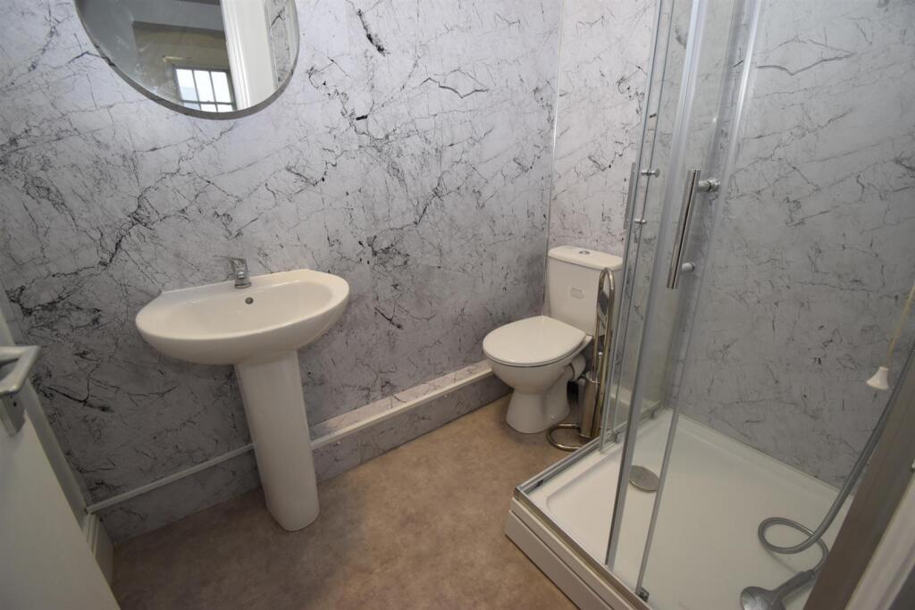 Apartment in Warwick, Royal Leamington Spa - More