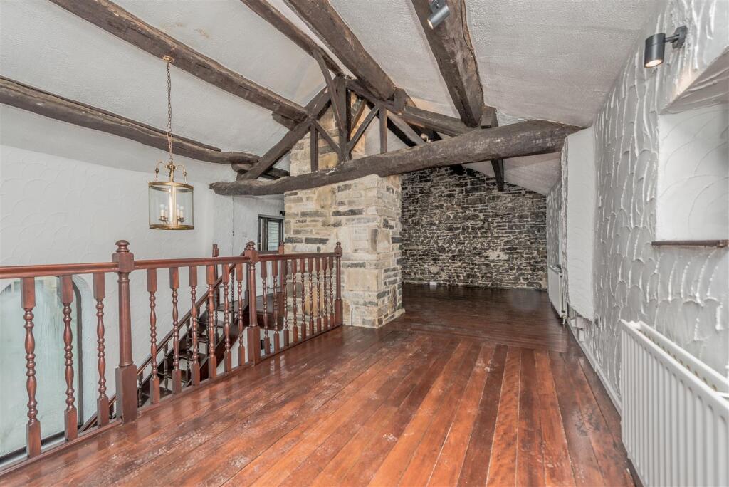 House in Bradford, West Yorkshire - View 2