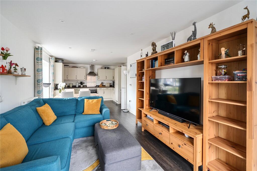 Apartment in London, Upper Elmers End - More