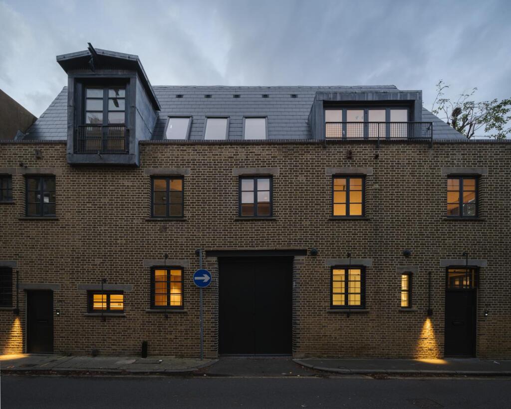 Apartment in London - More