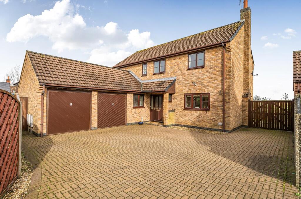 Main image of property: 4 Thorneycroft Close, Broughton Astley, LEICESTER