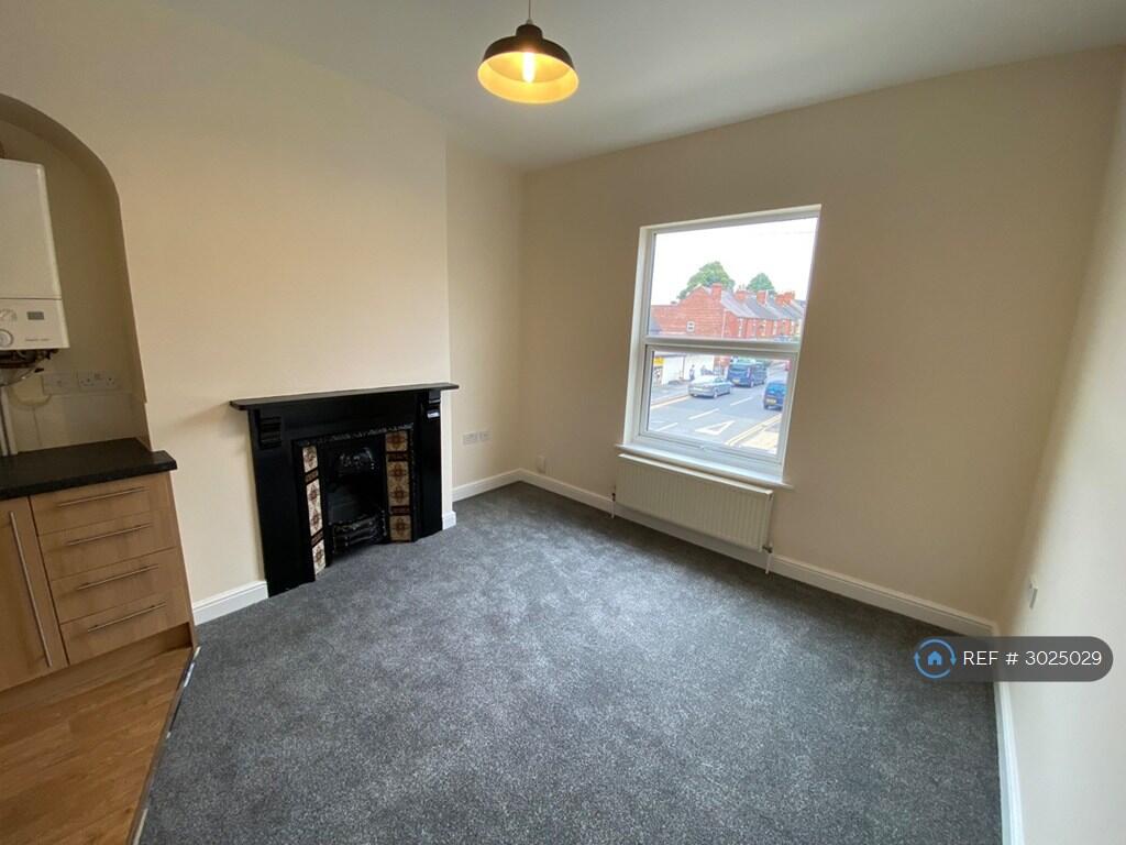 Apartment in South Kesteven, Grantham - More