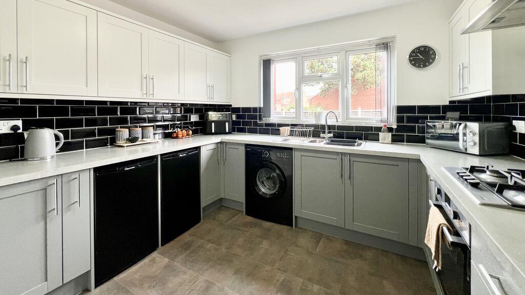 House in Gunness, North Lincolnshire - View 2
