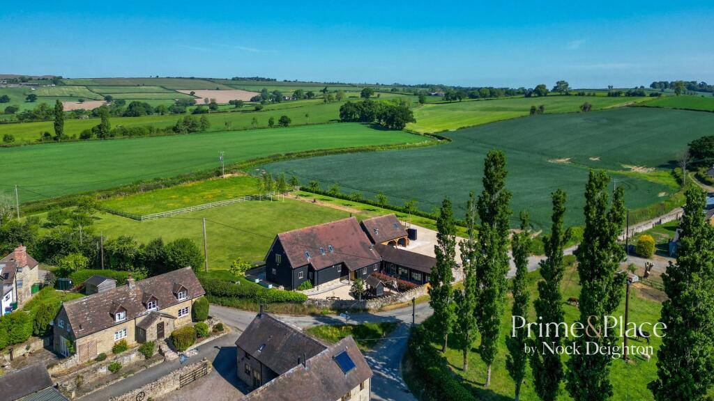Main image of property: Cruck Barn Cardington Church Stretton SY6 7HU