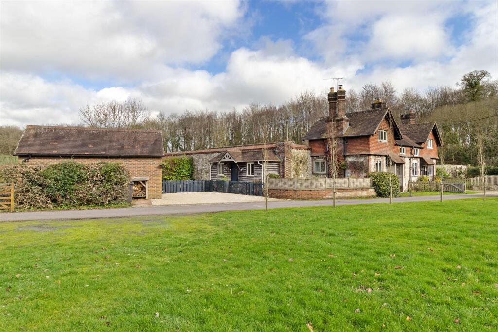 Main image of property: West Lodge, Bordean, Petersfield
