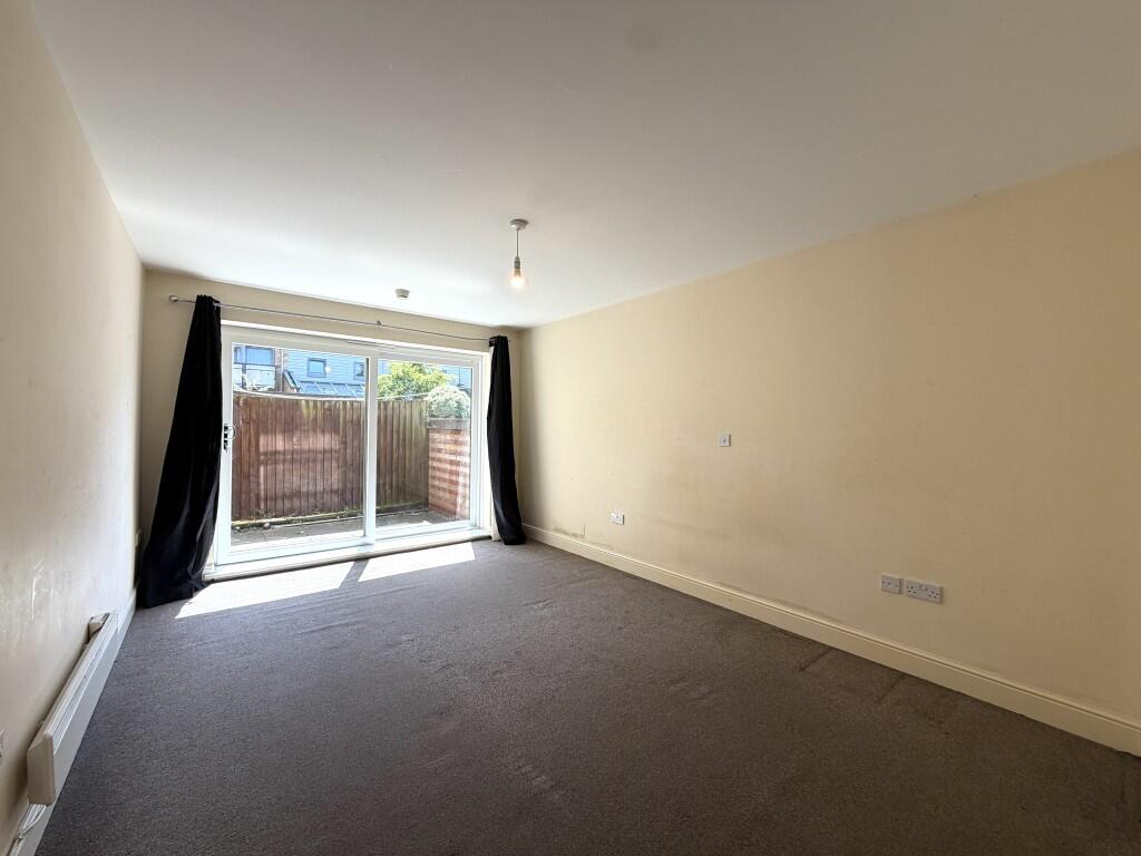 Apartment in Ipswich - View 5