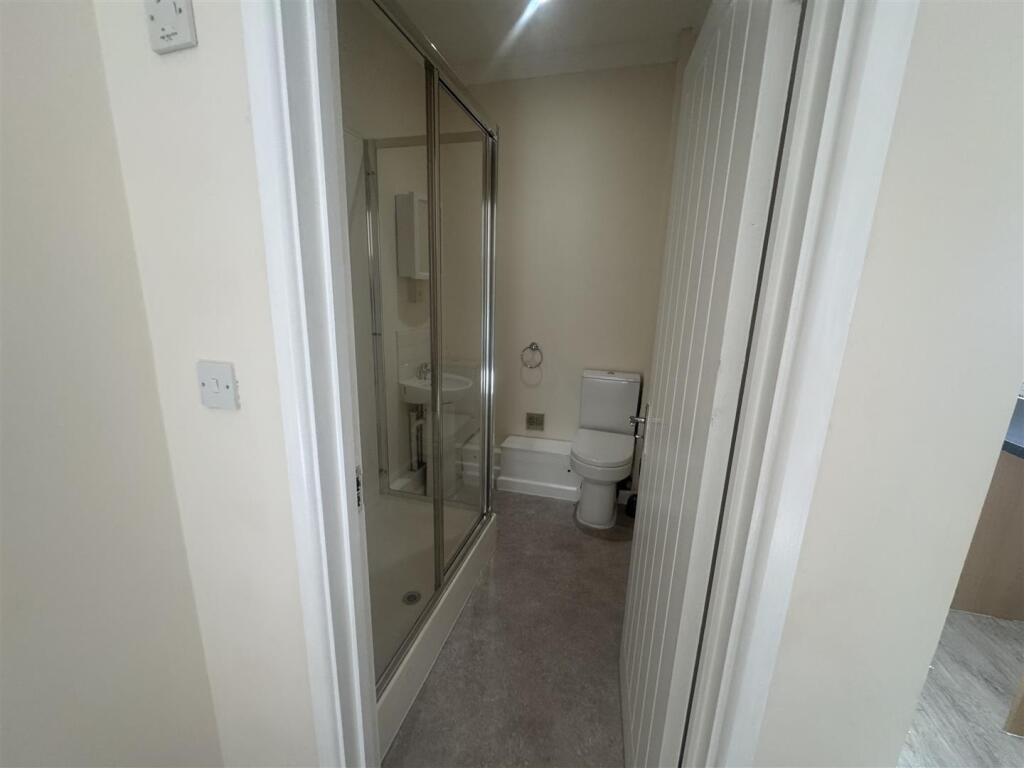 Apartment in Rochester - More