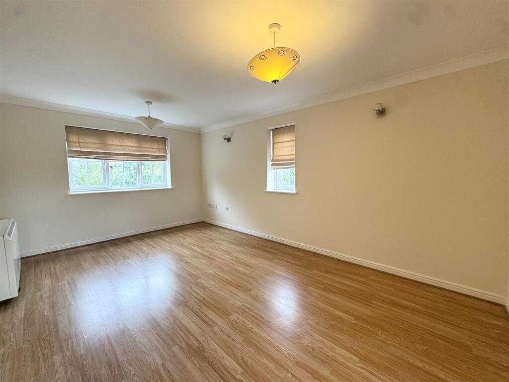 Apartment in Birmingham - More