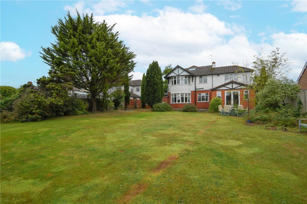 House in Upton, Overchurch Hill