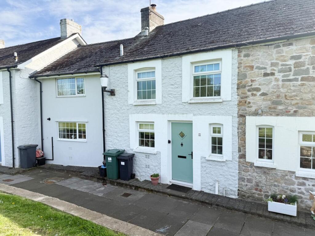 Main image of property: Garw Row Croesyceiliog, Croesyceiliog, Cwmbran