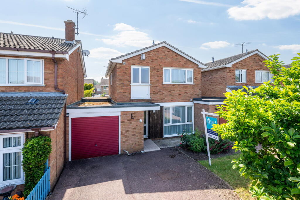 Main image of property: Norton Road, Stotfold, Hitchin, SG5 4PQ